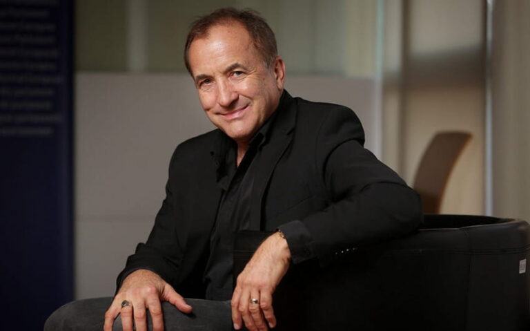 Michael Shermer Net Worth in 2026: Skeptic Magazine, Books, Speaking, Podcast